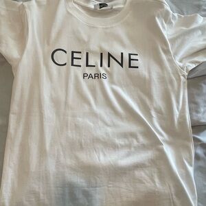 White shirt size medium in men’s